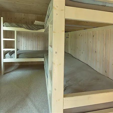 Three-bedroom Holiday In * Hals
